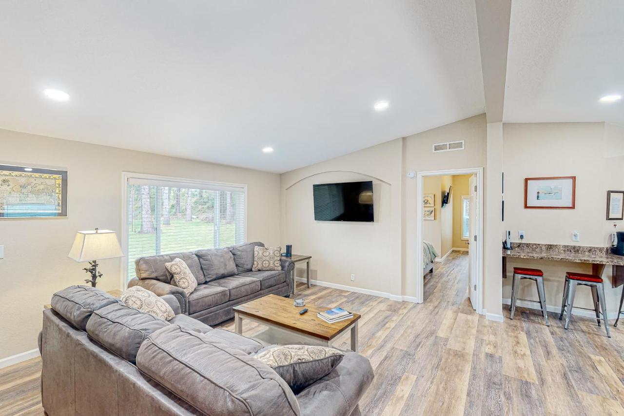 Wygant Road Retreat Villa Coos Bay Exterior photo
